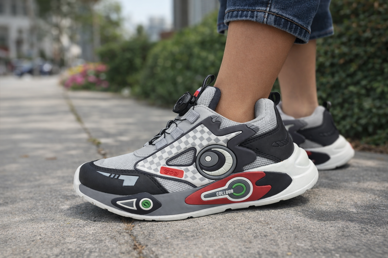 Grey & Black Futuristic Sports Sneakers with Dial Lace – Lightweight Casual Running Shoes