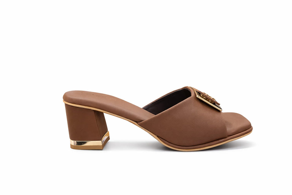 stylish women’s block-heel mule