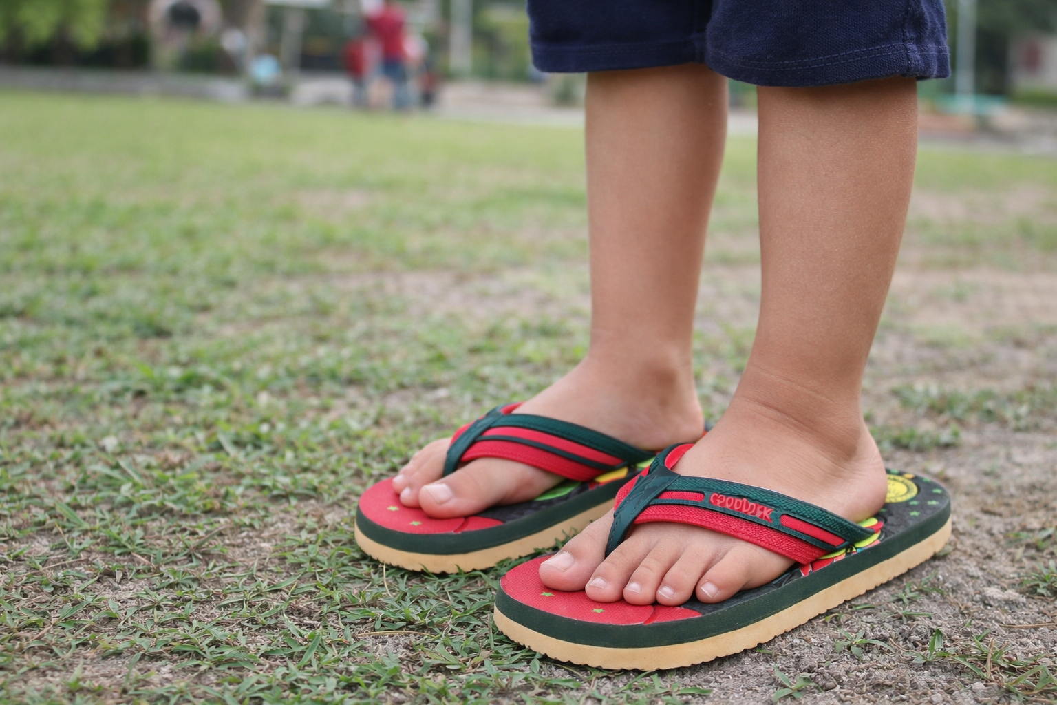 Kids Cartoon Printed Flip Flops – Soft Comfortable Lightweight Slippers for Boys & Girls