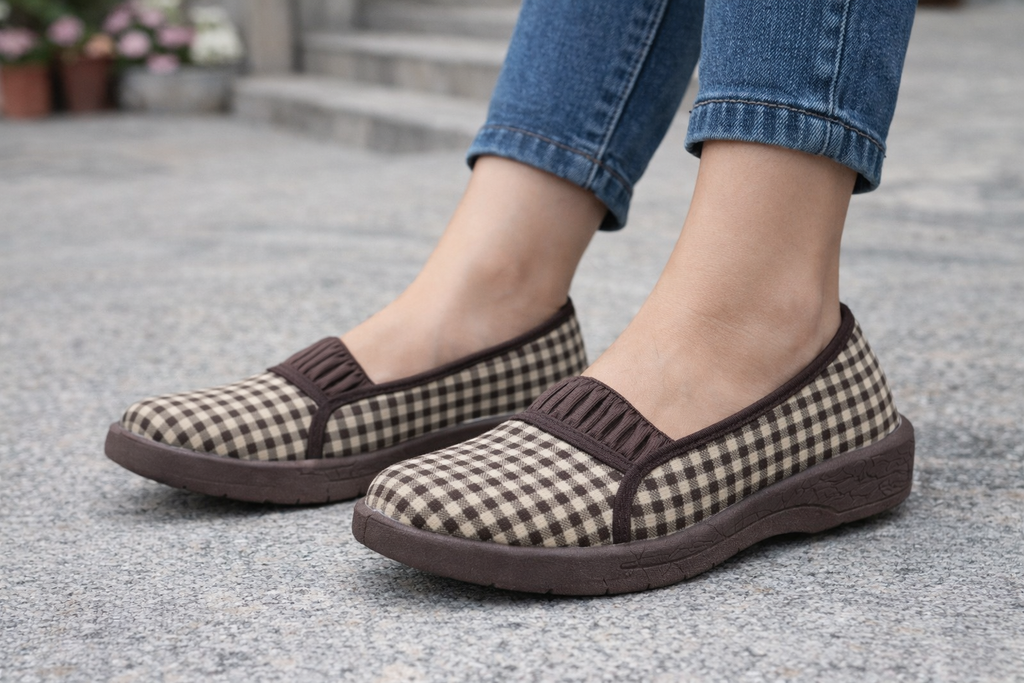 Women's Checked Casual Slip-On Shoes – Comfortable Lightweight Everyday Walking Shoes (Brown)