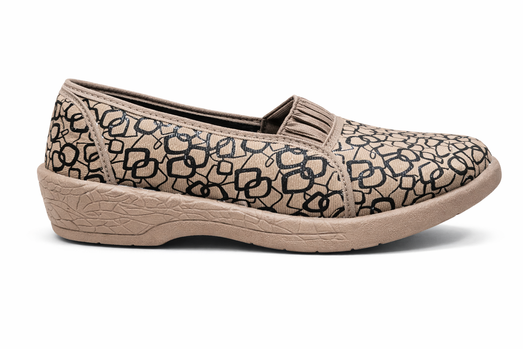 Women’s Printed Casual Slip-On Shoes – Lightweight Comfortable Daily Wear Flats (Beige)