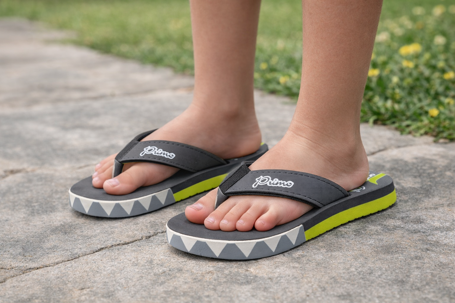 Kids Comfortable Flip Flops – Lightweight Anti-Slip Casual Slippers for Boys & Girls