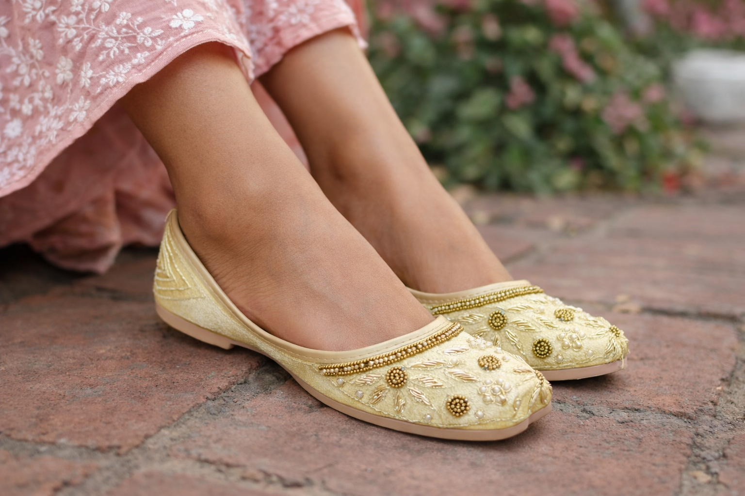 Golden Hand-Embroidered Women’s Ethnic Jutti